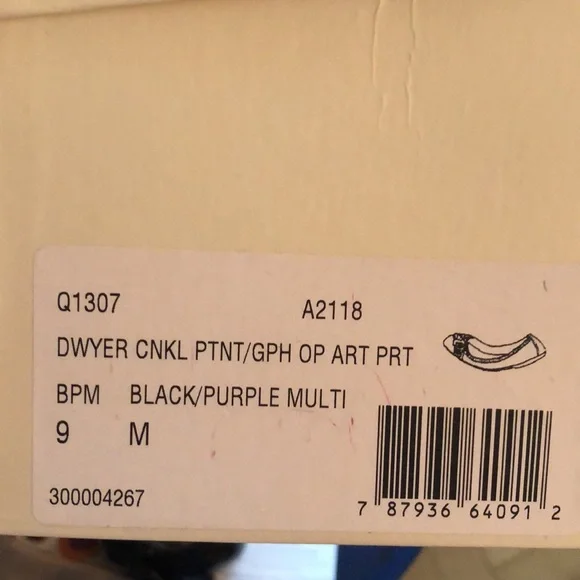 Coach Dwyer crinkle patent leather black ballet flats 9 - Picture 7 of 10